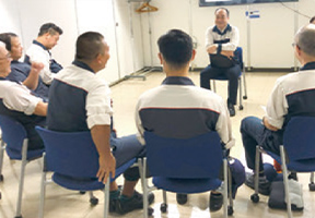 対話会のようす（南海工場）